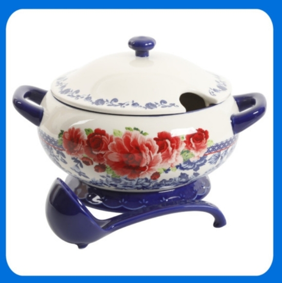 ❤️ New Pioneer Woman Frontier Rose Cobalt Soup Tureen with Ladle - Picture 1 of 6